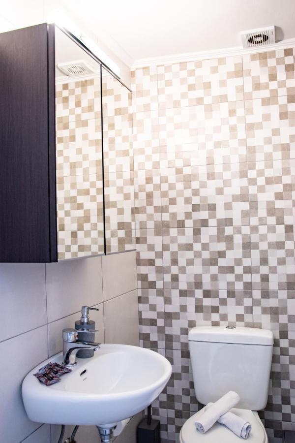 Beautiful, Brand New Apartment With Courtyard. Ираклион Экстерьер фото
