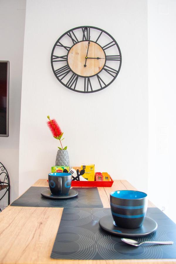 Beautiful, Brand New Apartment With Courtyard. Ираклион Экстерьер фото